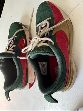 Nike Basketball Sneakers Boys size 5